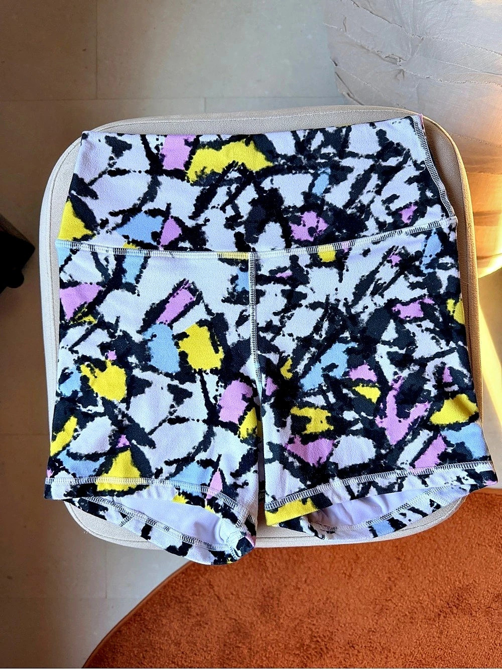 Fleo Athletic Shorts in Abstract Print High Rise Size Small